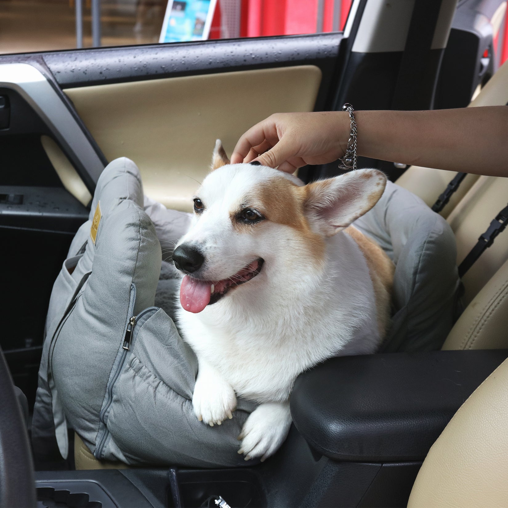 Pet Car Seat: Semi-closed Dog Pet Travel Bed Car Booter Seat with Handle and Safety Belt for Small Animals, Outdoor Trips - Image 2